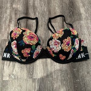 Pink Victoria’ Secret date push-up bra